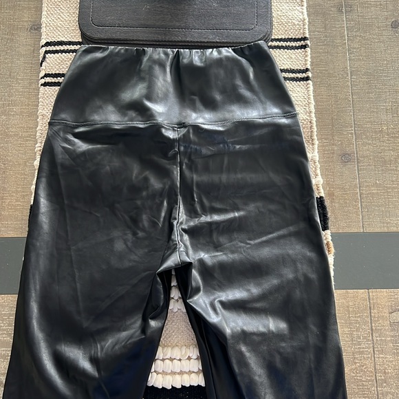 Wilfred Free Faux Leather leggings - Picture 5 of 7